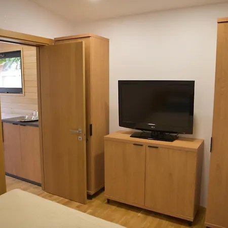Cetatuia 4*